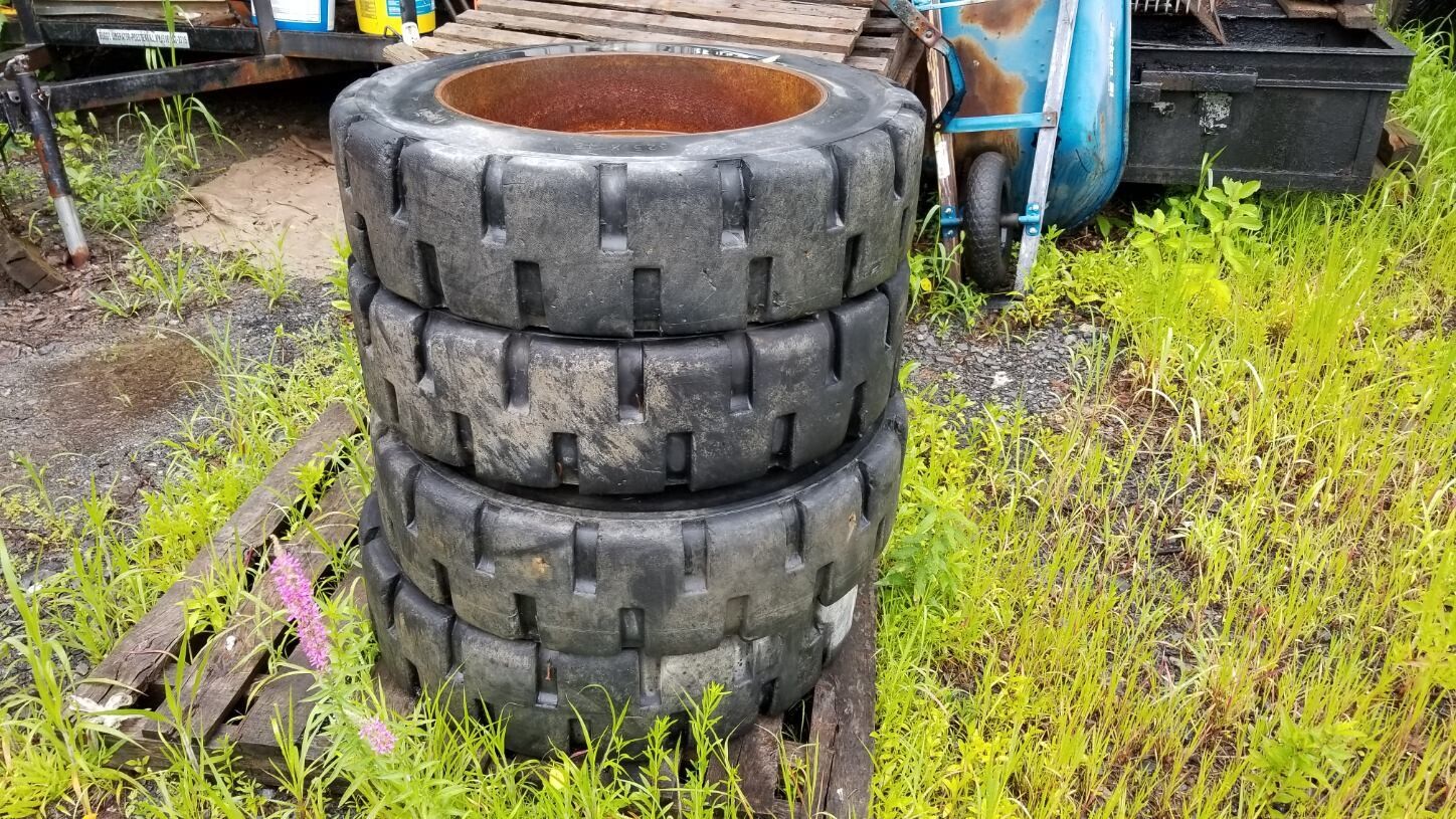 Solid Skid Steer Tires