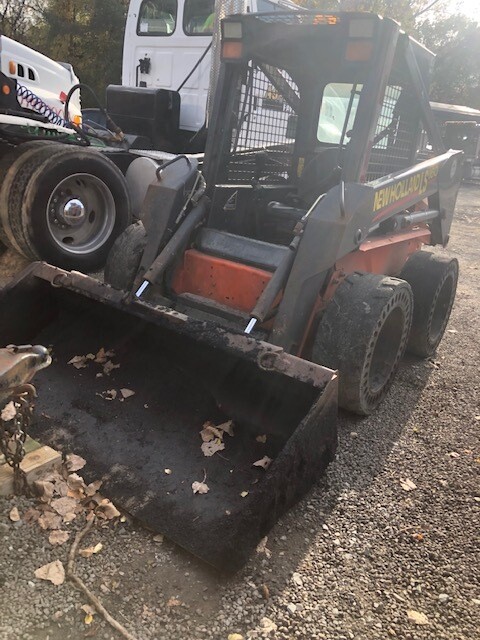 New Holland LS 160 Skis Steer