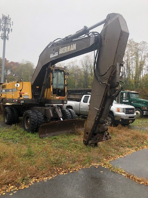 Ackerman/Volvo EW230B Excavator