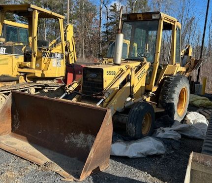 Ford 555B Backhoe