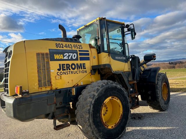 Komatsu WA270 Loader