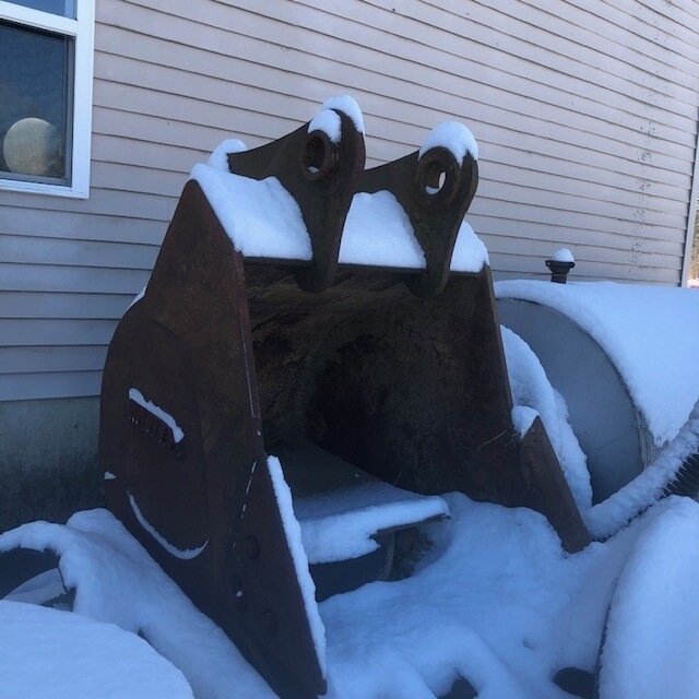 John Deere 200 34" Bucket