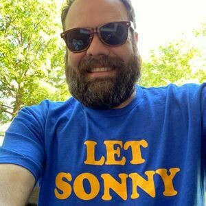 Let Sonny Sing - T-Shirt