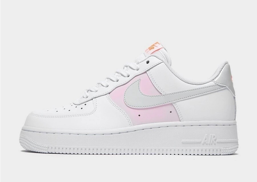 Nike Air Force 1 07 LV8