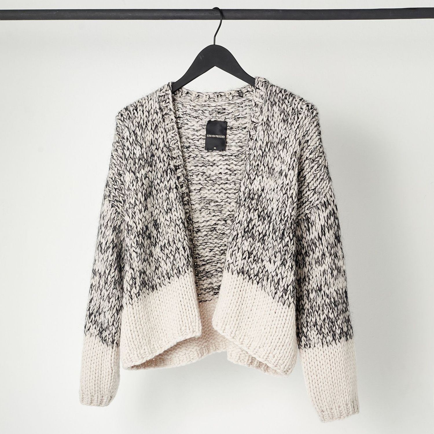 Handstrick-Cardigan JENNY CARDIGAN Handstrick-Cardigan JENNY CARDIGAN, Farbe: ecru/schwarz, Größe: M/L