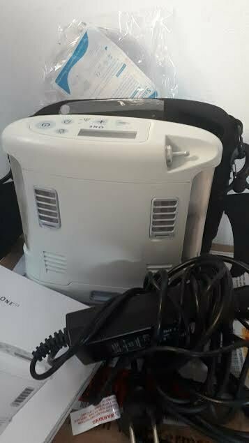Inogen One G3 Portable Oxygen concentrator, 1 Year warranty, two 08 cell  batteries.