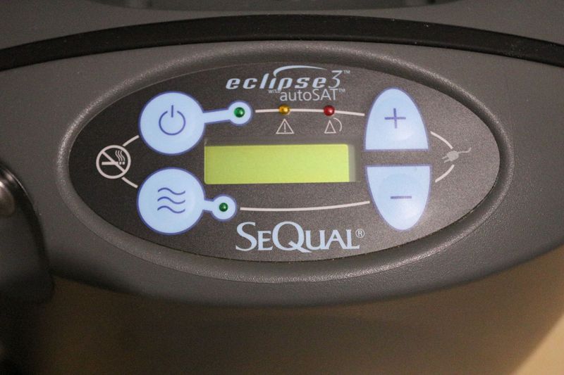 SEQUAL ECLIPSE 5 OXYGEN CONCENTRATOR With AUTOSAT, 4 Batteries, Rental agreement