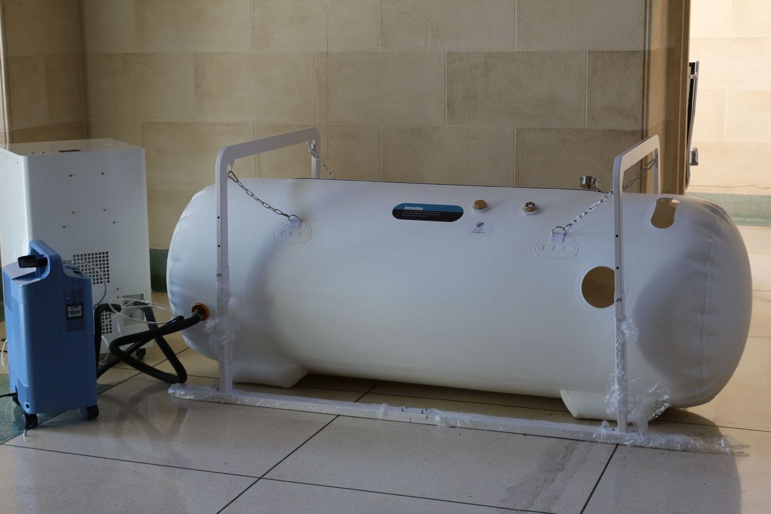 Soft Shell Hyperbaric Chamber with Philips Oxygen concentrator, ONE year warranty