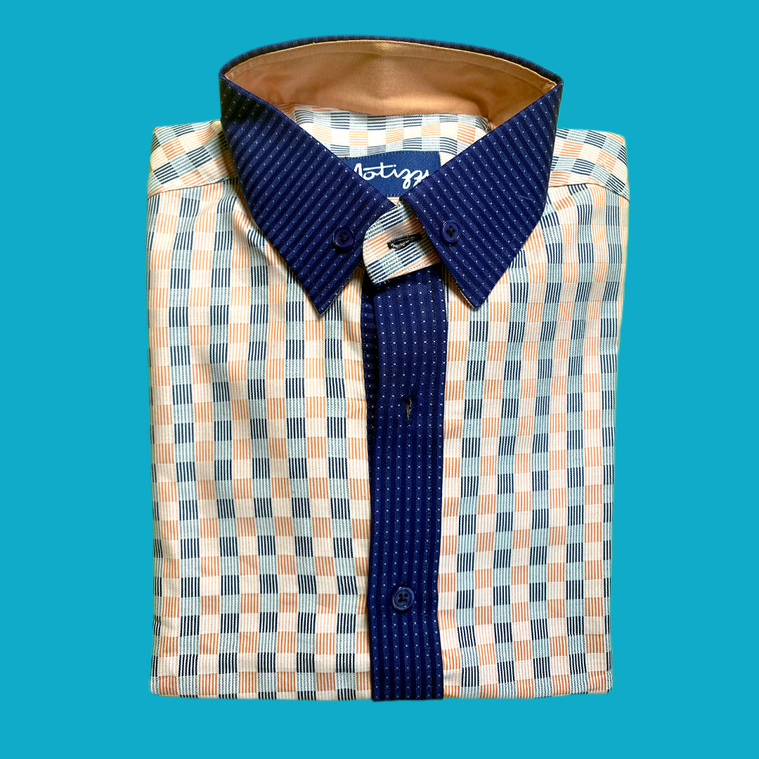 Camisa naranja y navy