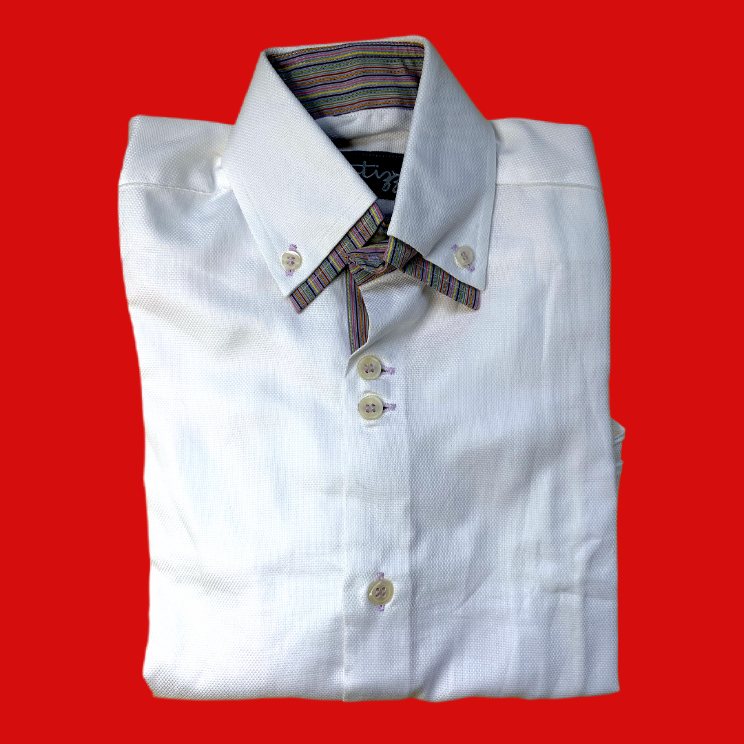 Camisa blanca detalles colores