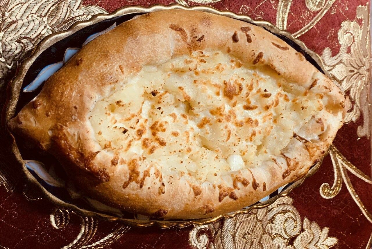 Kavsar boat potato/cheese