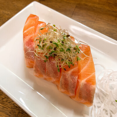 Salmon Sashimi (Half)