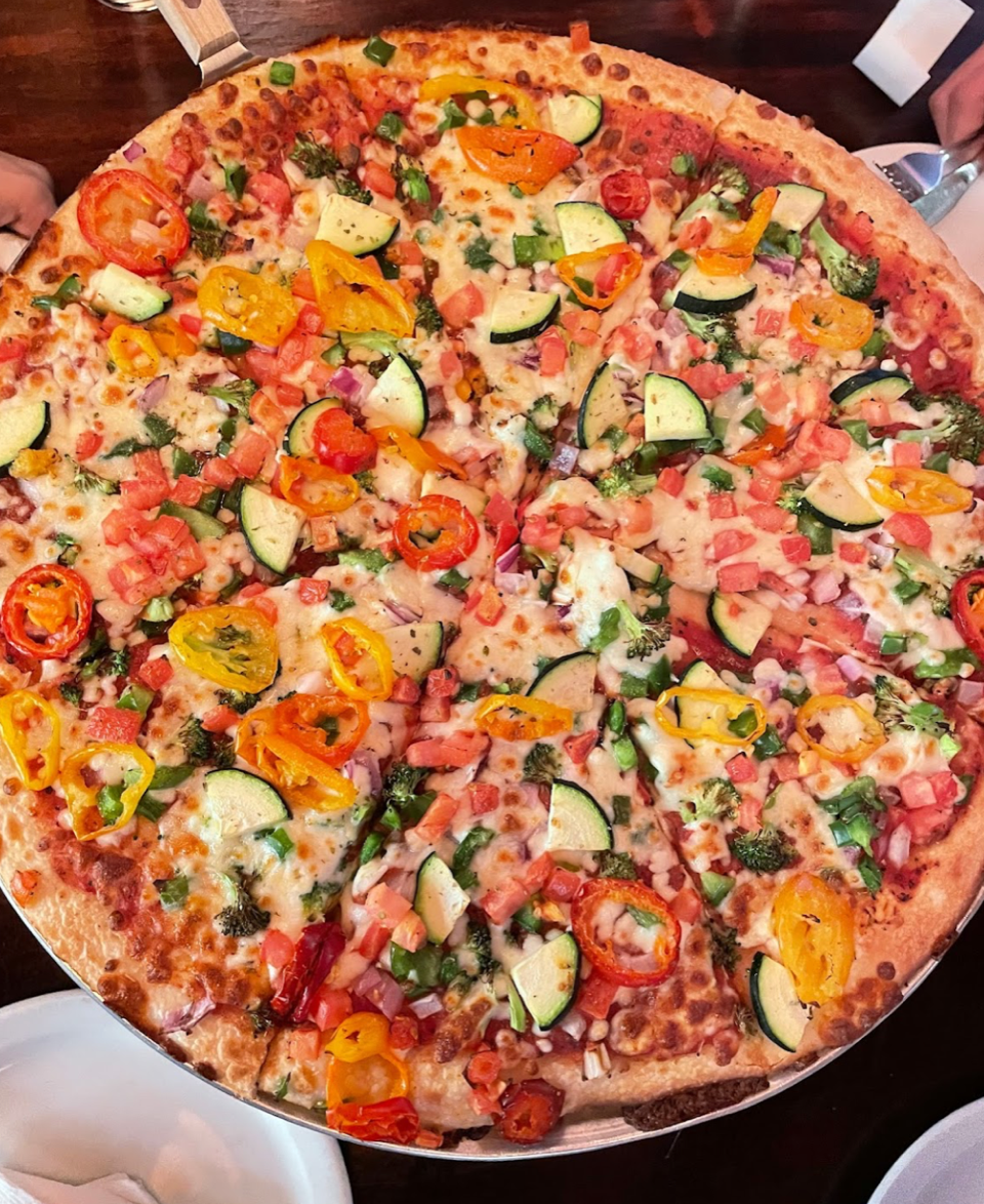 Freeman's Manhattan Vegetarian Pizza - 12 Slices