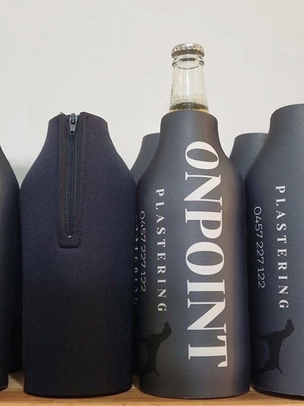 Longneck holder with zipper &amp; base