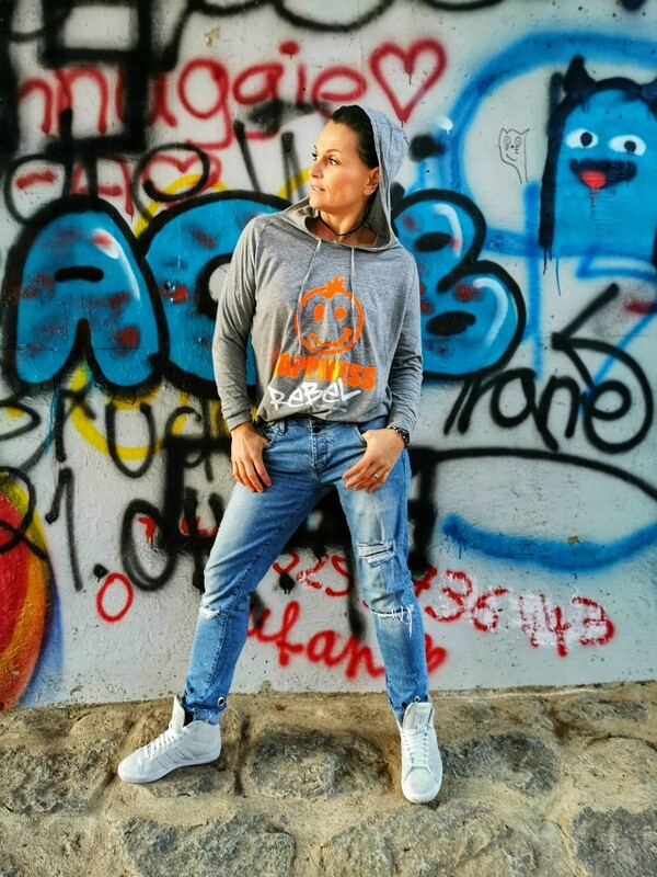 13.1 HAPPINESS REBEL
- Women`s Wellness Kaputzenpulli