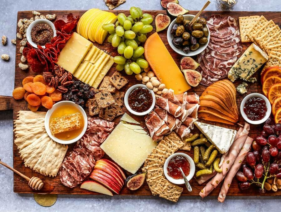 DIY Deluxe Grazing Board DIY Deluxe Grazing Board