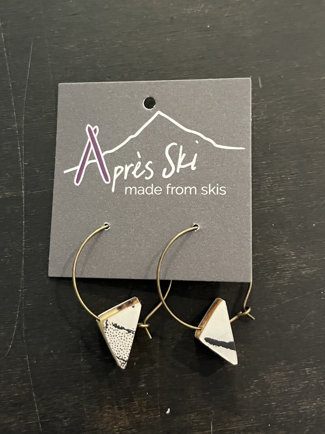 Earrings made out of Skis - Hoop/silver W Triangle