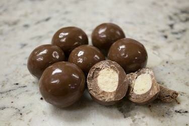 Chocolate Jumbo Maltballs Chocolate Jumbo Maltballs