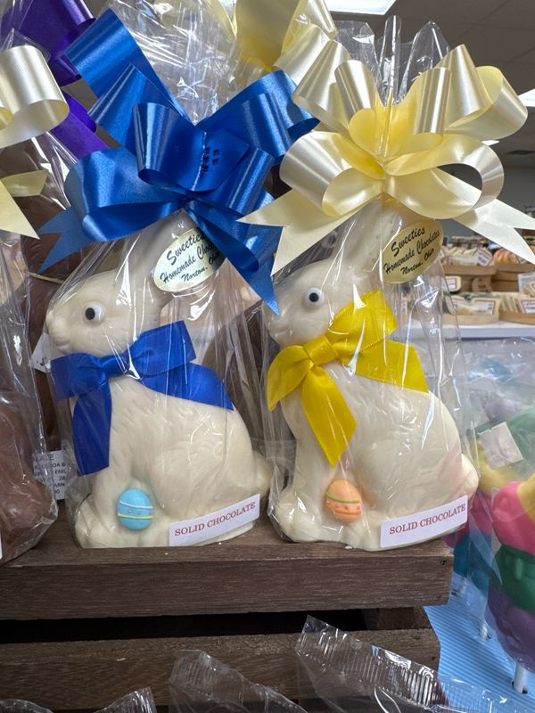 Solid White Chocolate Bunny (12oz)