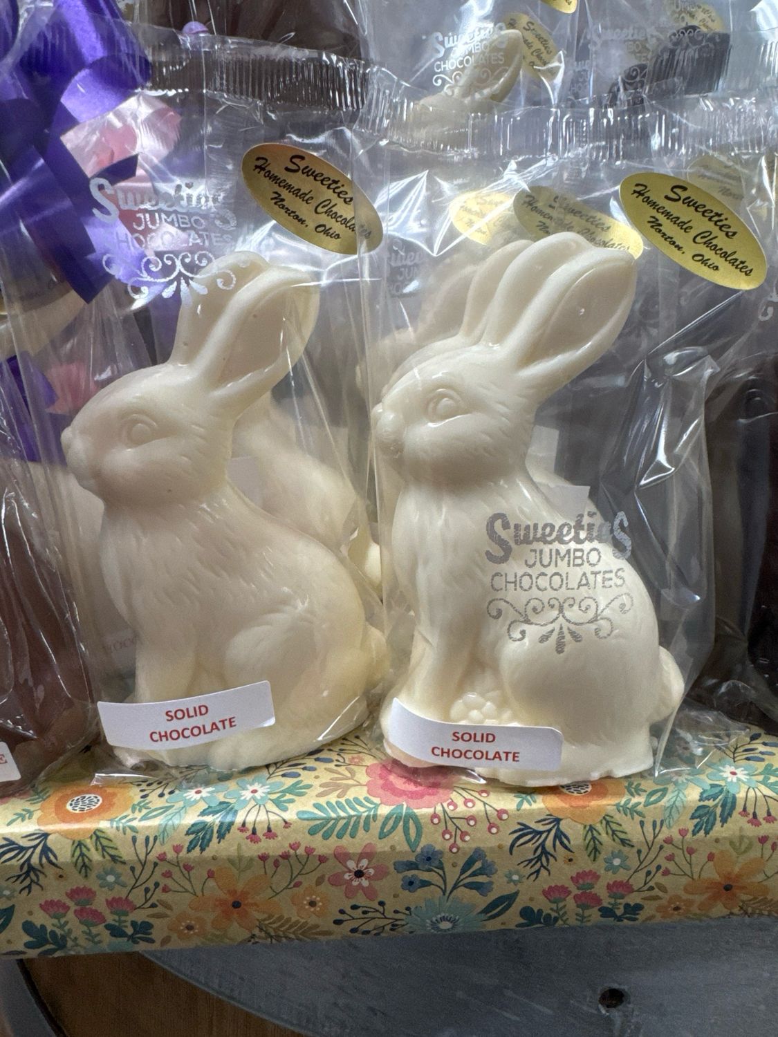 Solid White Chocolate Bunny (8oz)