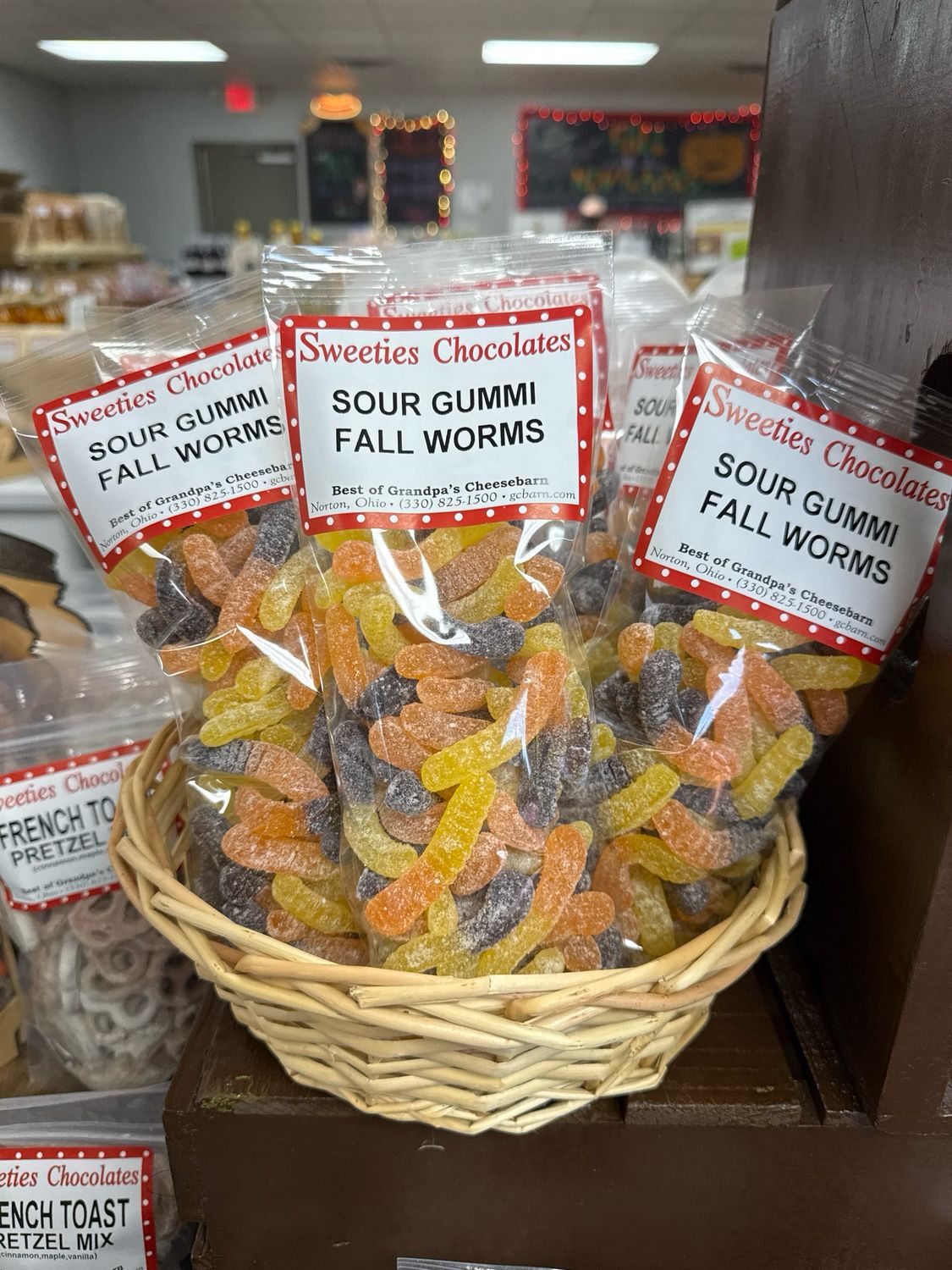 Sour Gummi Fall Worms