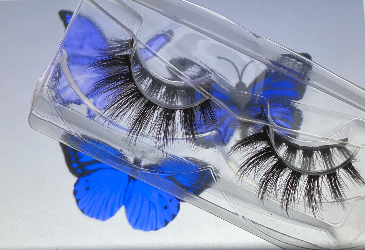 MAIN CHICK LASHES