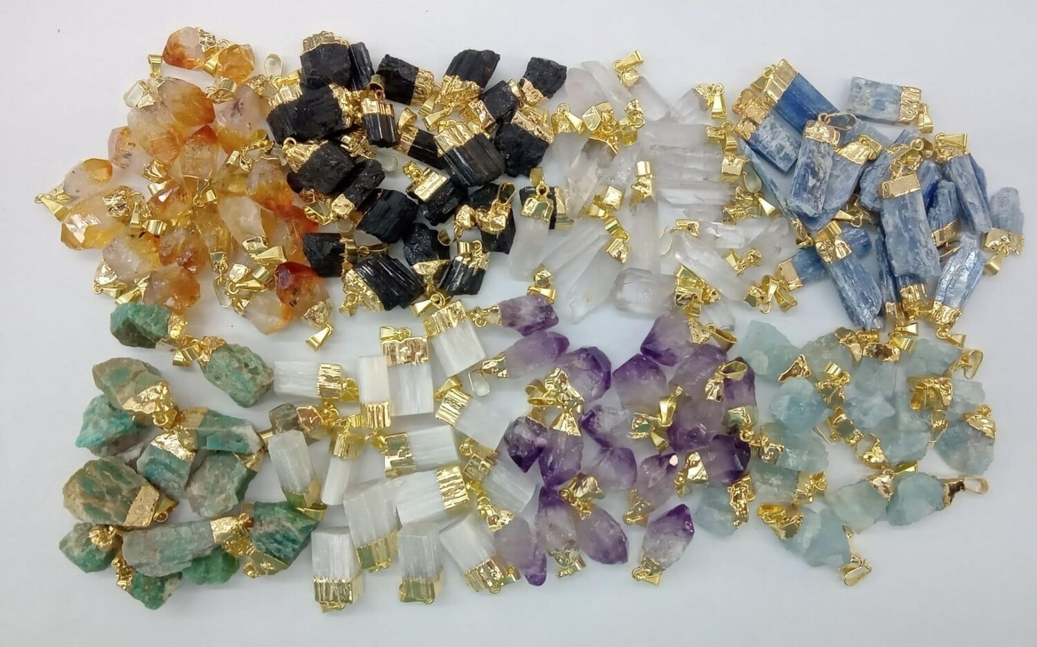 dijes en bruto con baño dorado