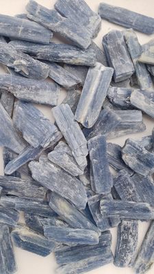 Cianita azul en bruto por 100grs