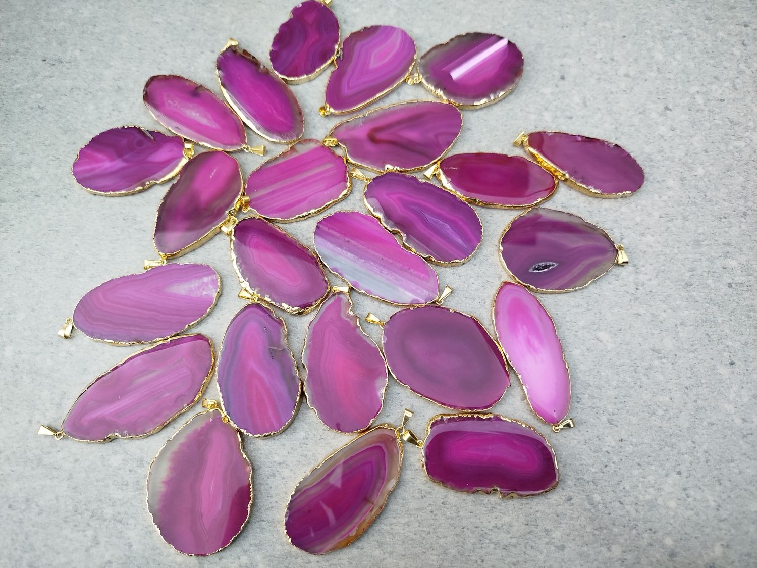 Chapa de ágata con baño dorado