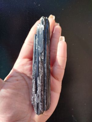Vara de turmalina negra (100g) 12,5 x 2cm