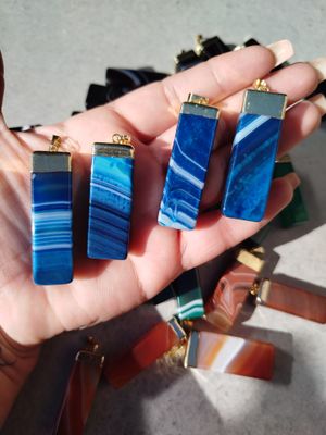 Varas de agatas con baño dorado