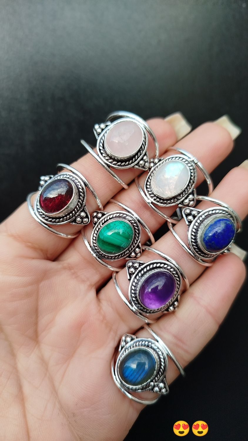 Anillos de alpaca y piedras naturales