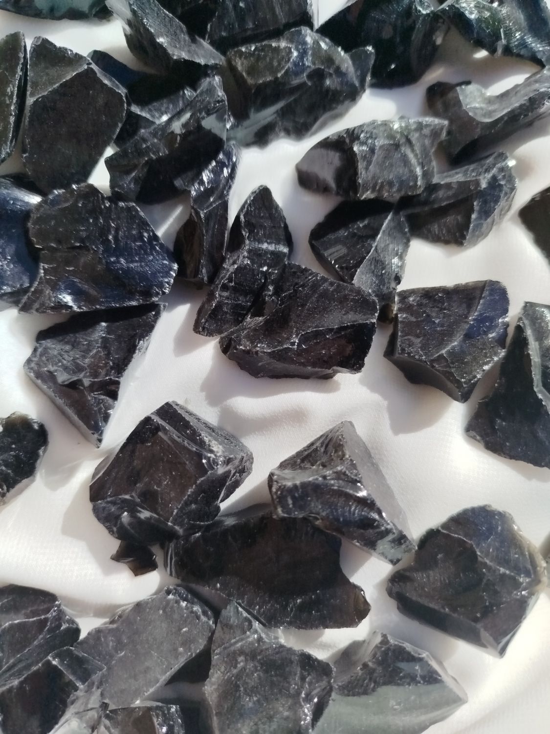 Obsidiana negra en bruto por 100grs