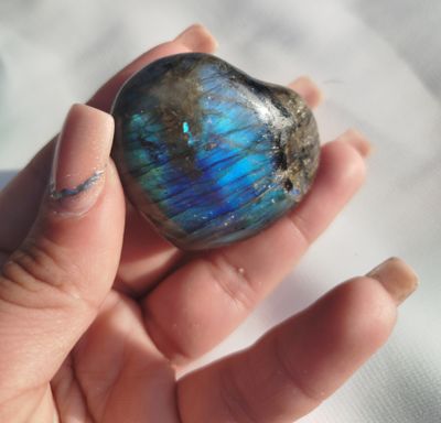 Corazón pulido labradorita 50g