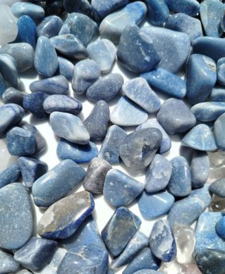 Cuarzo azul rolado por 100grs