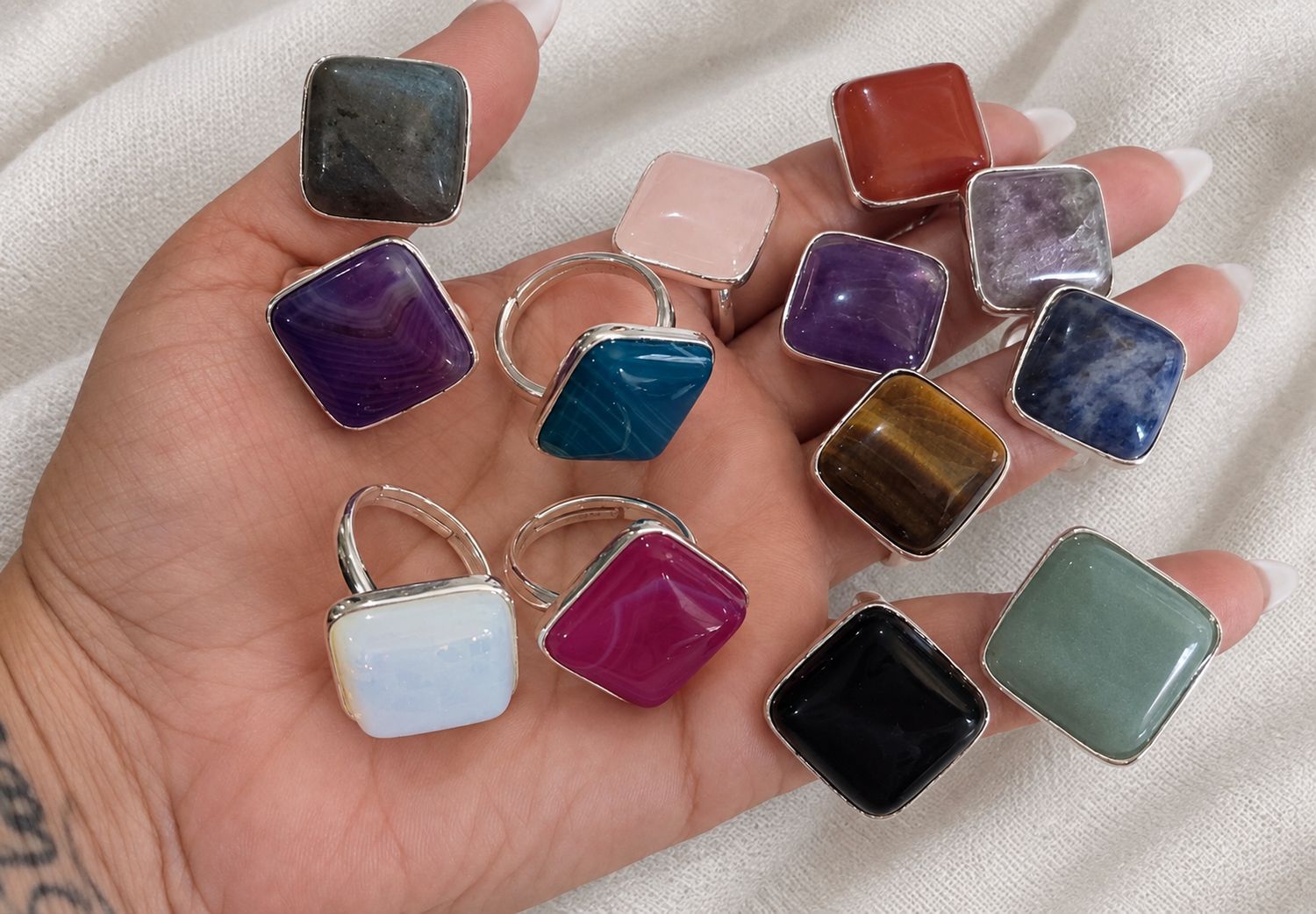 Anillo rombo con baño de plata 
