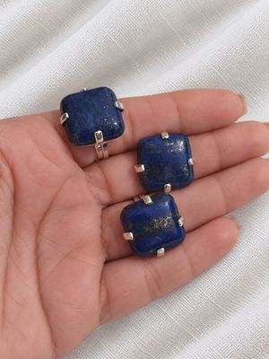 Anillo cuadrado lapislázuli con baño de plata 