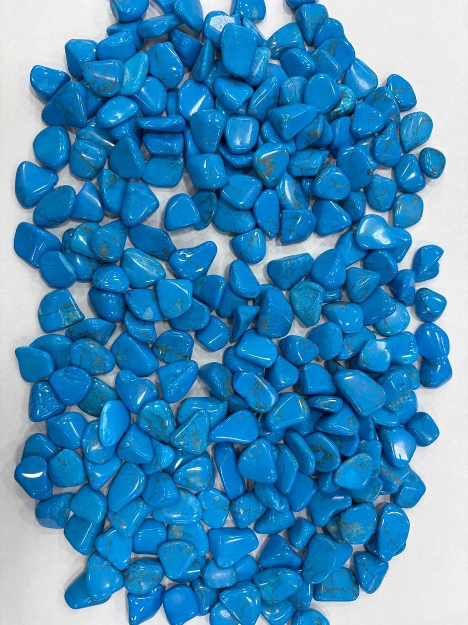 Howlite turquesa rolada por 100grs