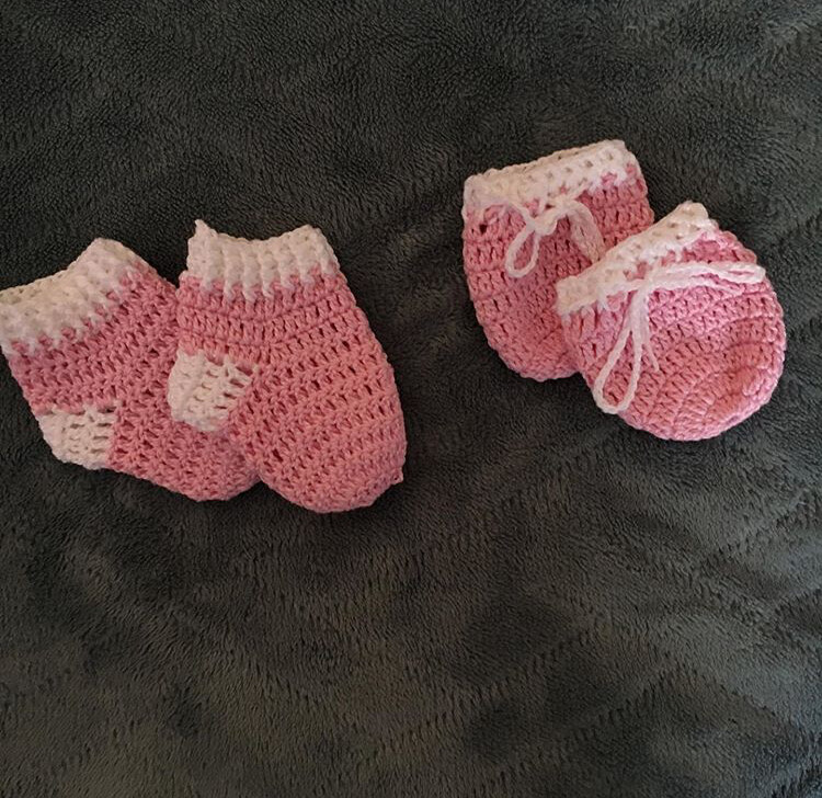 Kit Luva e Meia de Crochê Infantil