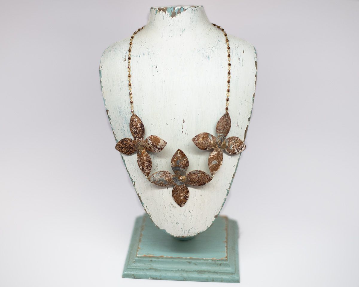 Metal Floral  Necklace