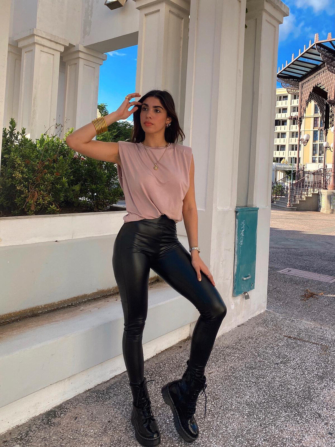 Eva Muscle Shirt (Mocha or Baby Blue)