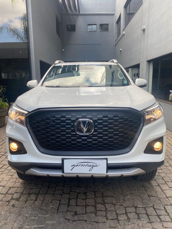 HUNTER 4X2  LUXURY