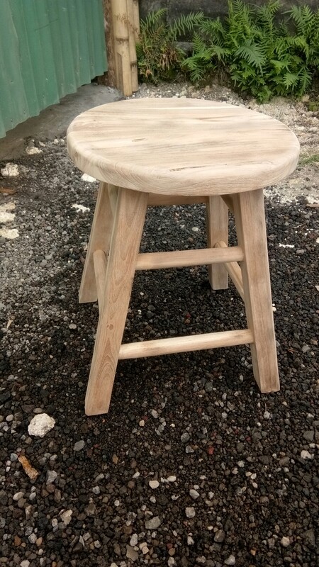Circle Old style Stool