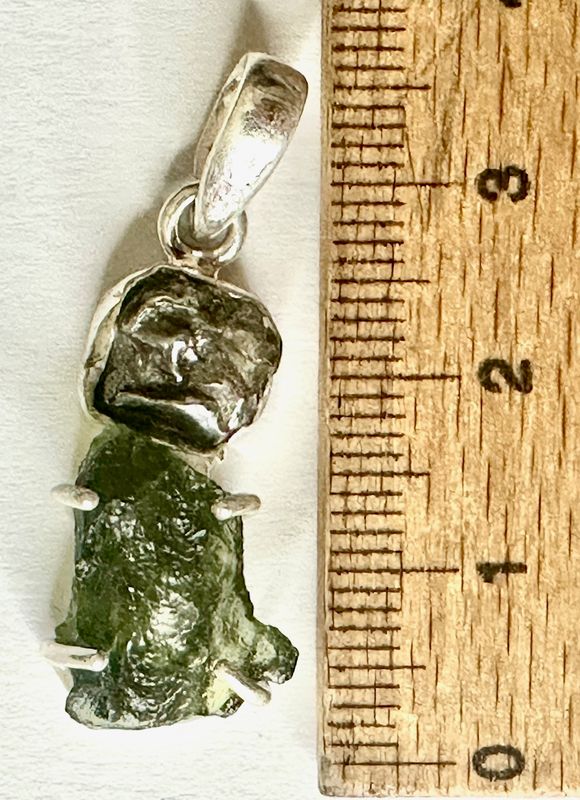Moldavit und Metall Meteorit &quot;Sternschnuppe&quot; Nr. 1