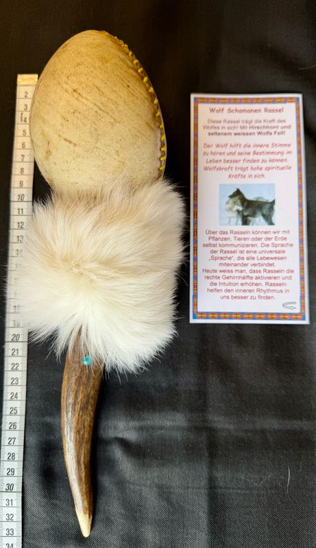 Wolf Schamanen Rassel