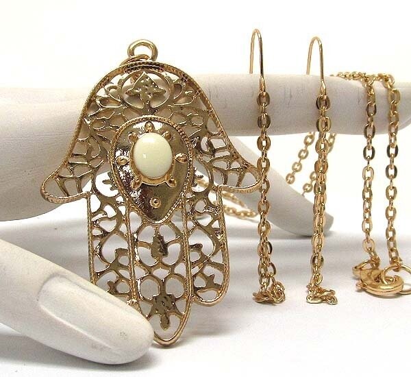 The Taj Filigree Hamsa Set