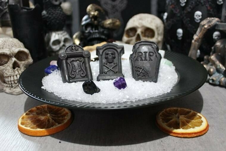 Cures & Curses Tombstone Wax Melts