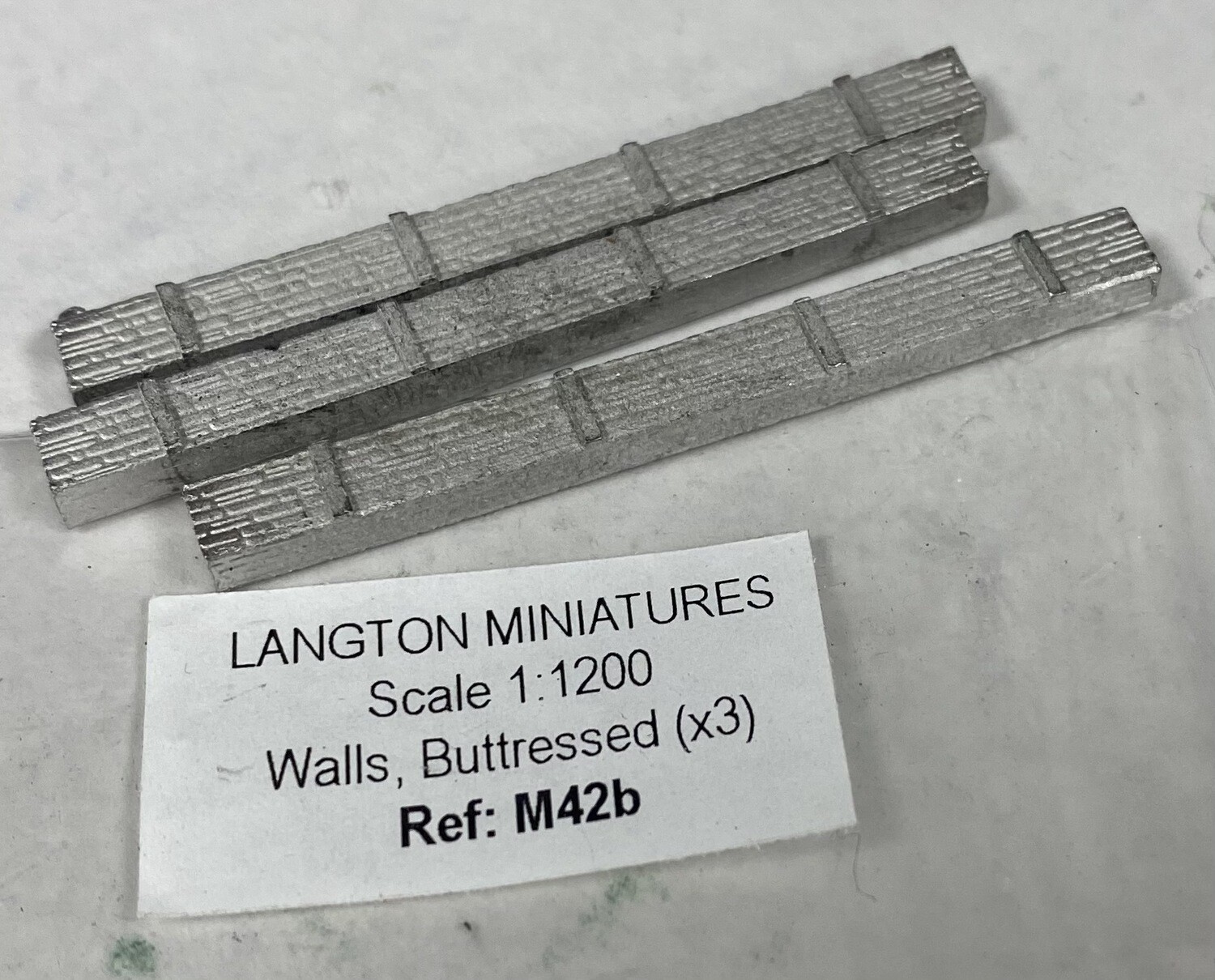 M42b Walls, buttressed (x3)