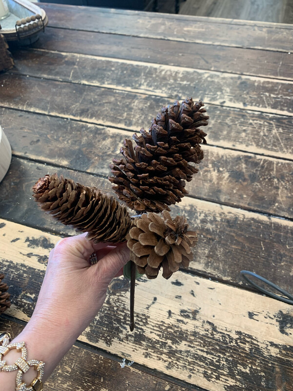 Reg 11" 3 Pine Cone Pick