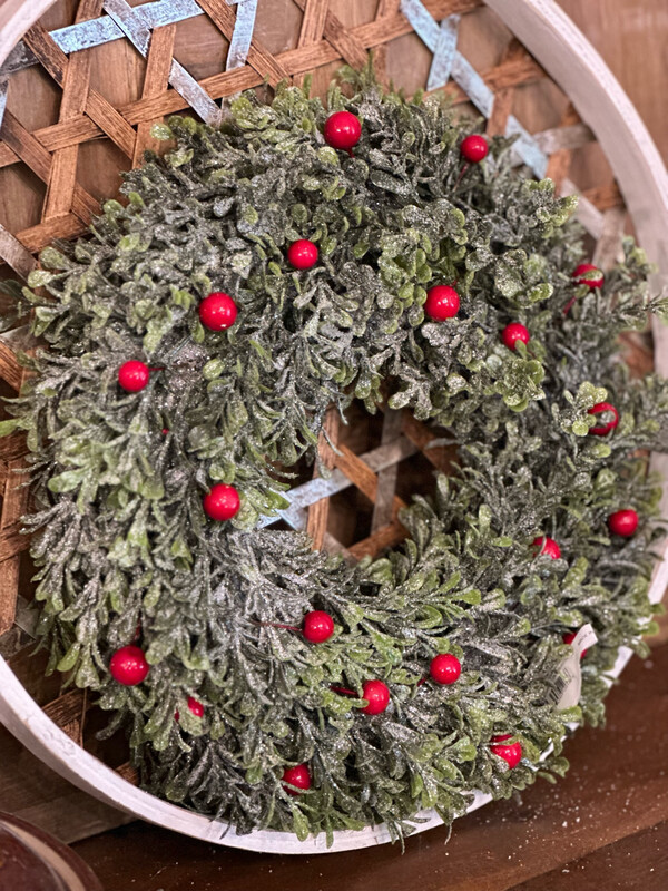 Reg 12&quot; Frost Mica Berry Boxwood Candle Ring